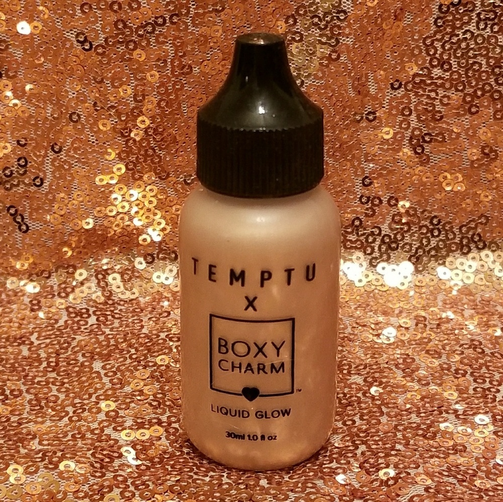 Liquid Glow Highlighter by Temptu